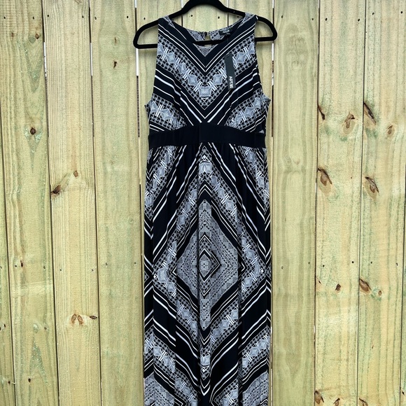 NWT!!  APT 9 Maxi Dress! SZ L - Picture 2 of 11